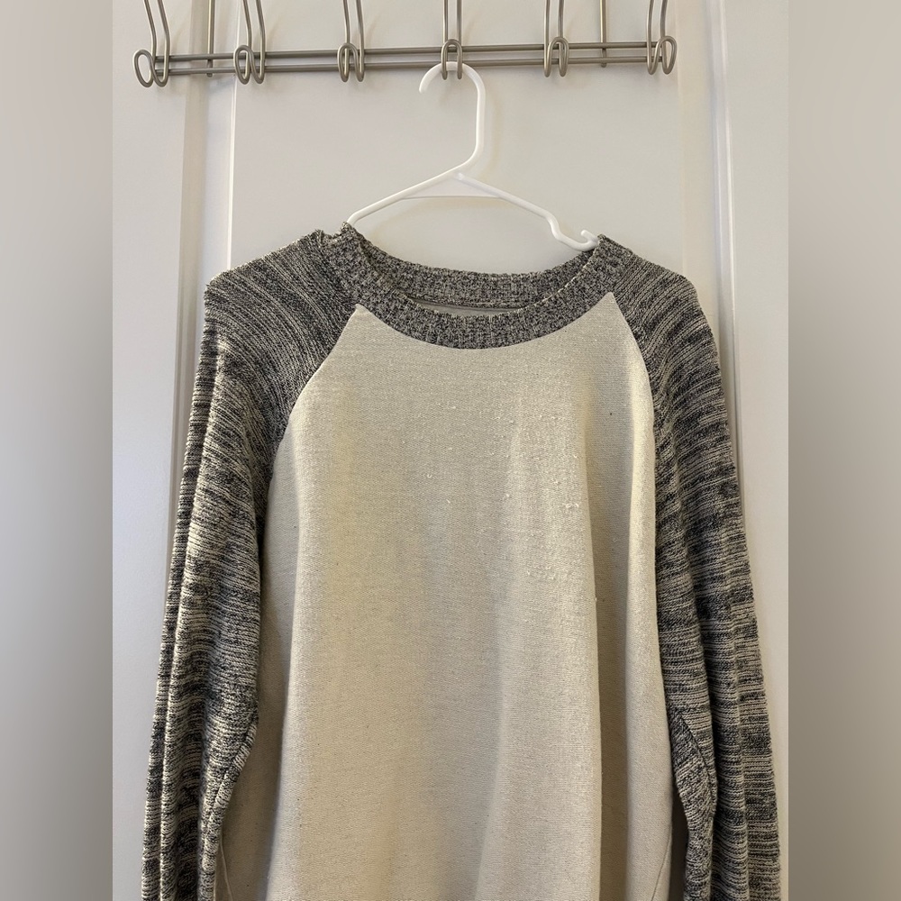 Mossimo Sweater - Picture 3 of 4